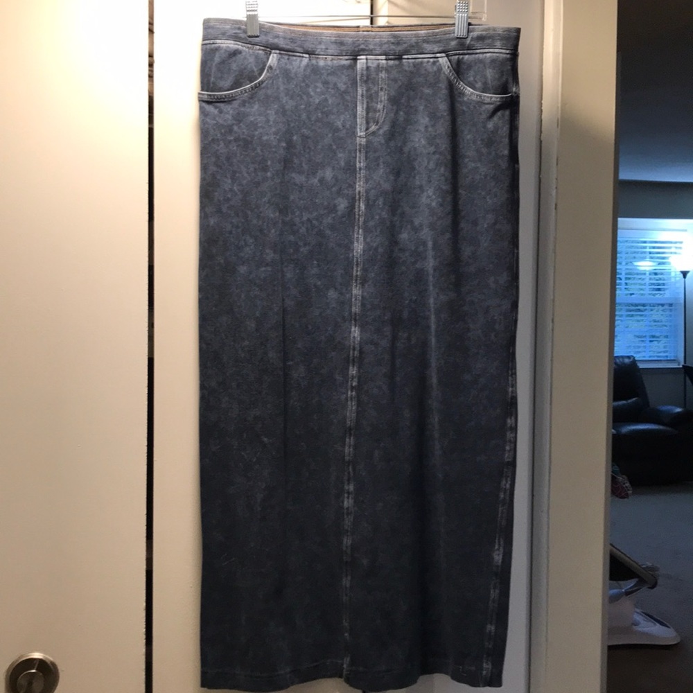 Hard tail demon back pockets straight maxi skirt